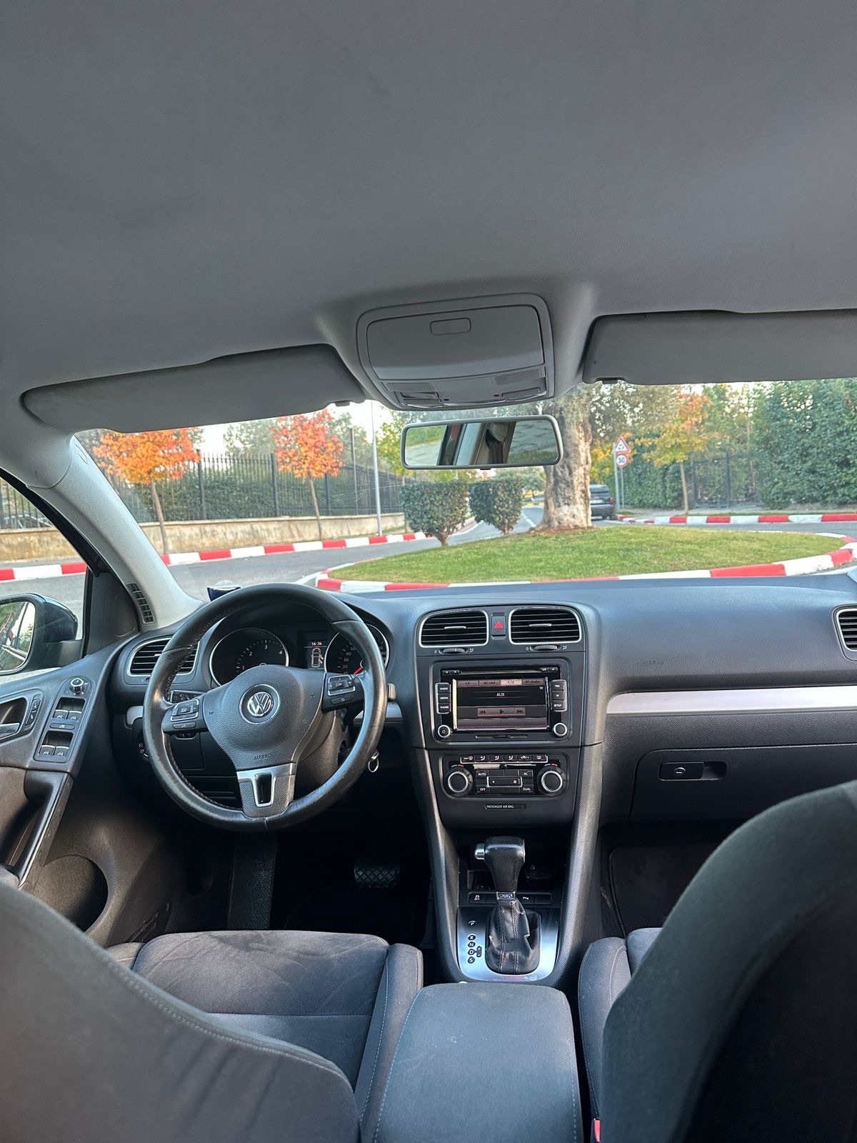 Volkswagen Golf - main photo