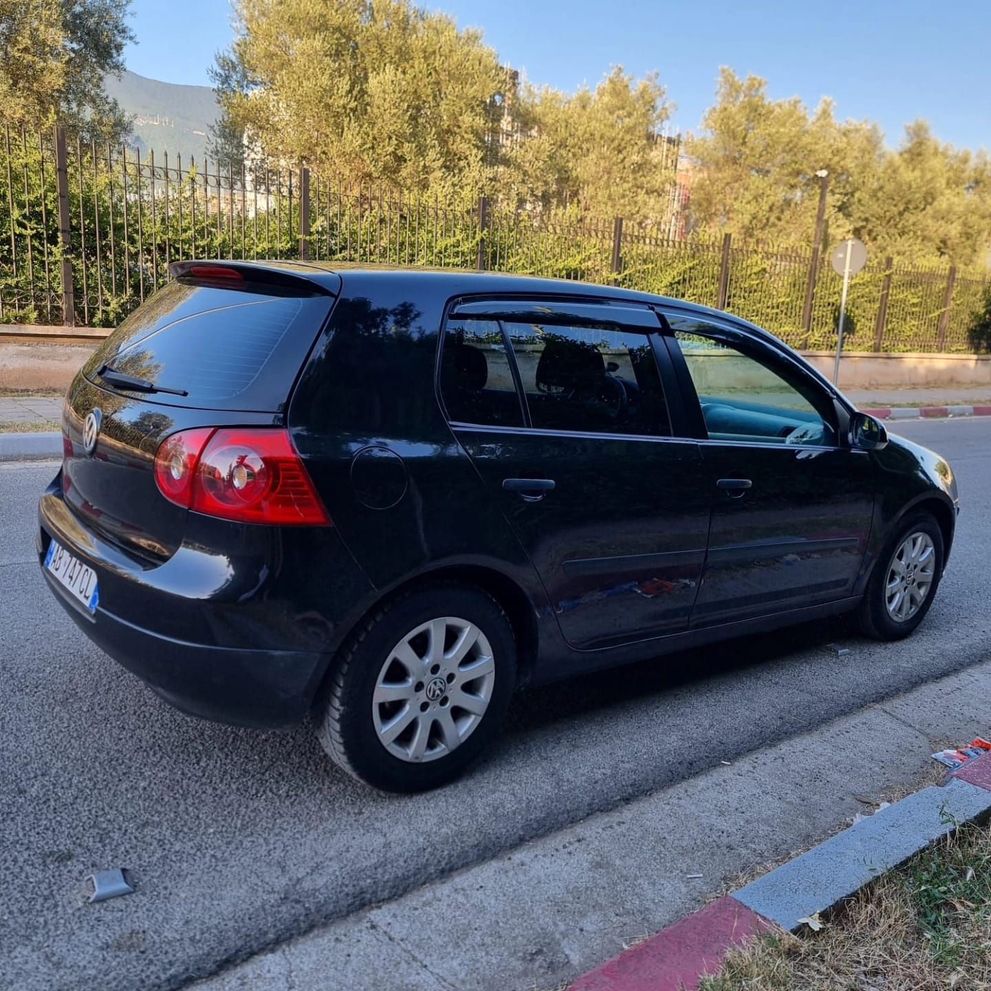 Volkswagen Golf - main photo