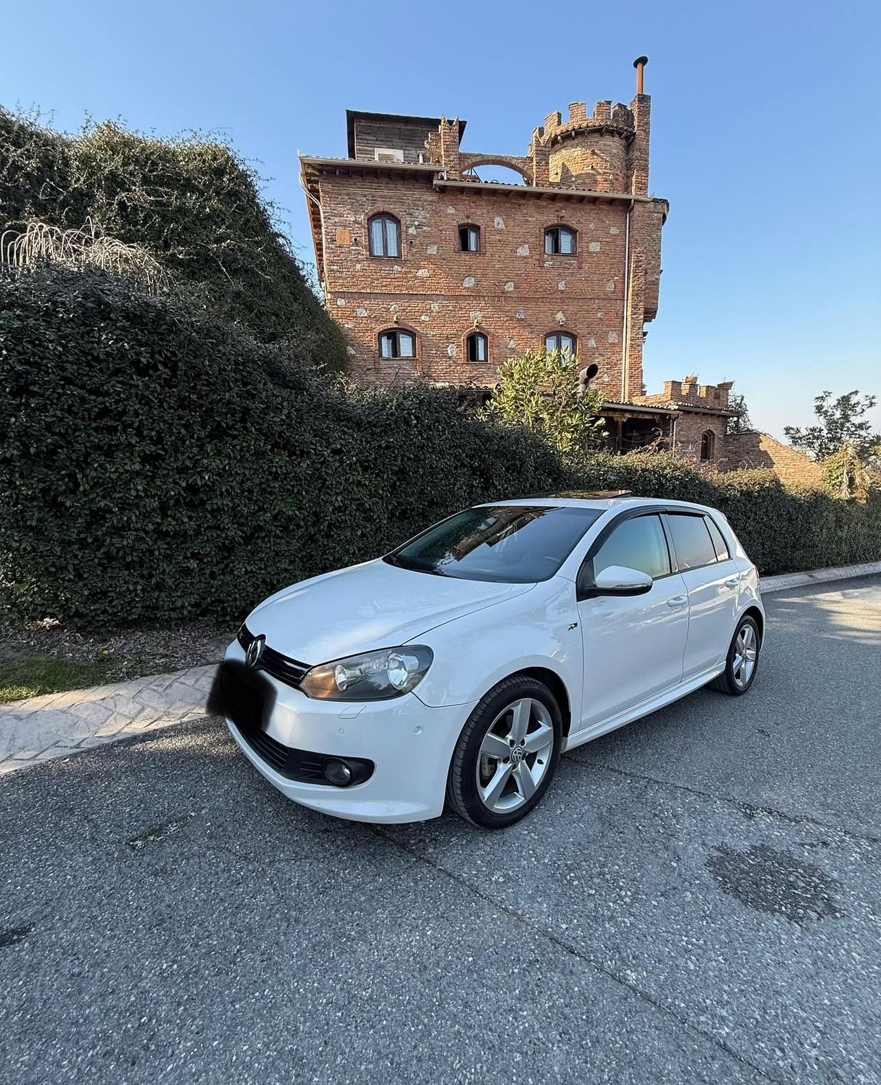 Volkswagen Golf - main photo