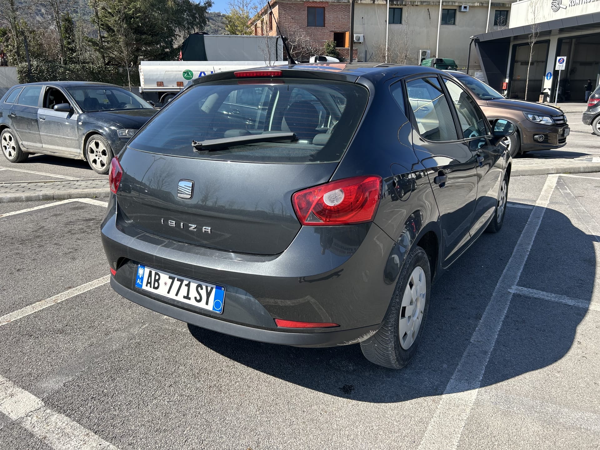 Seat Ibiza - side view