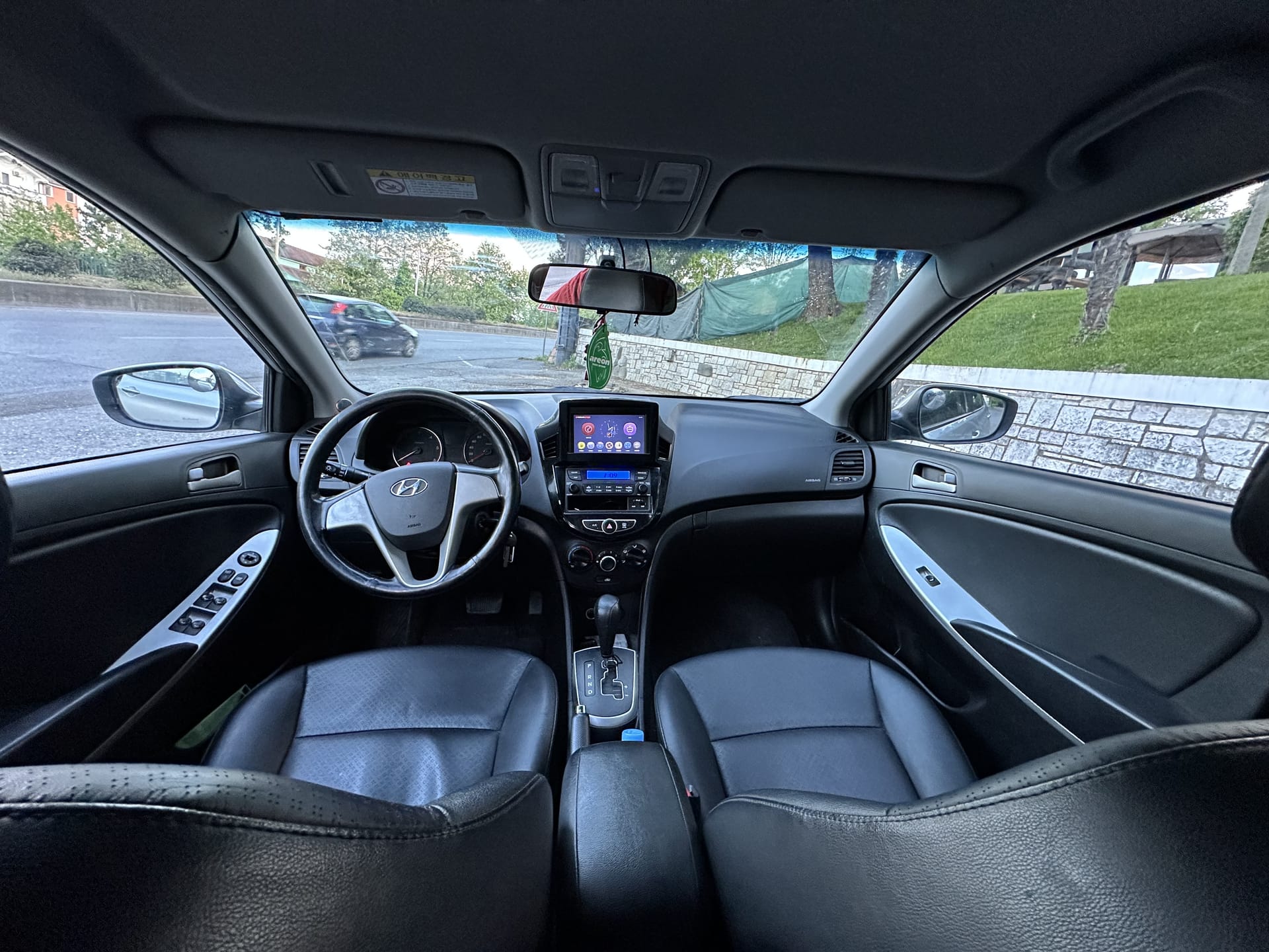 Hyundai Accent - photo 4