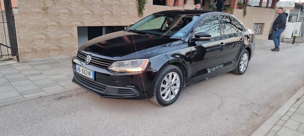 Volkswagen Jetta - main photo