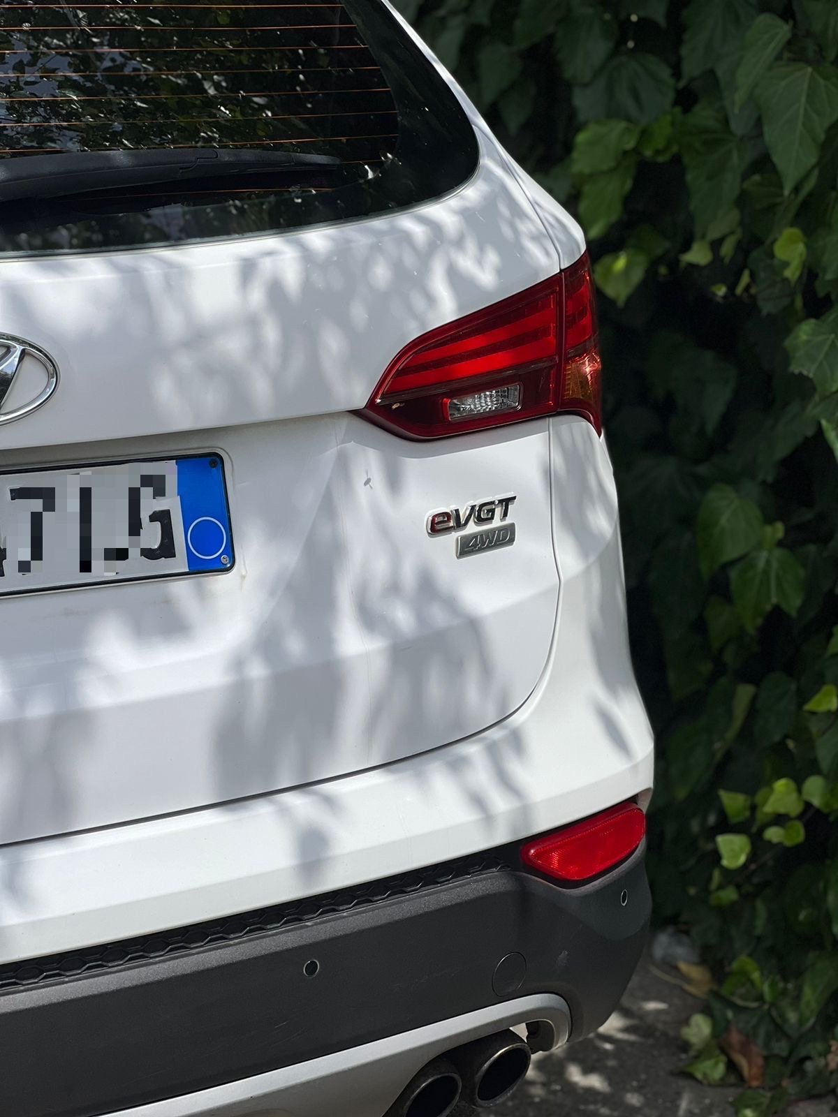 Hyundai Santa Fe XL - side view