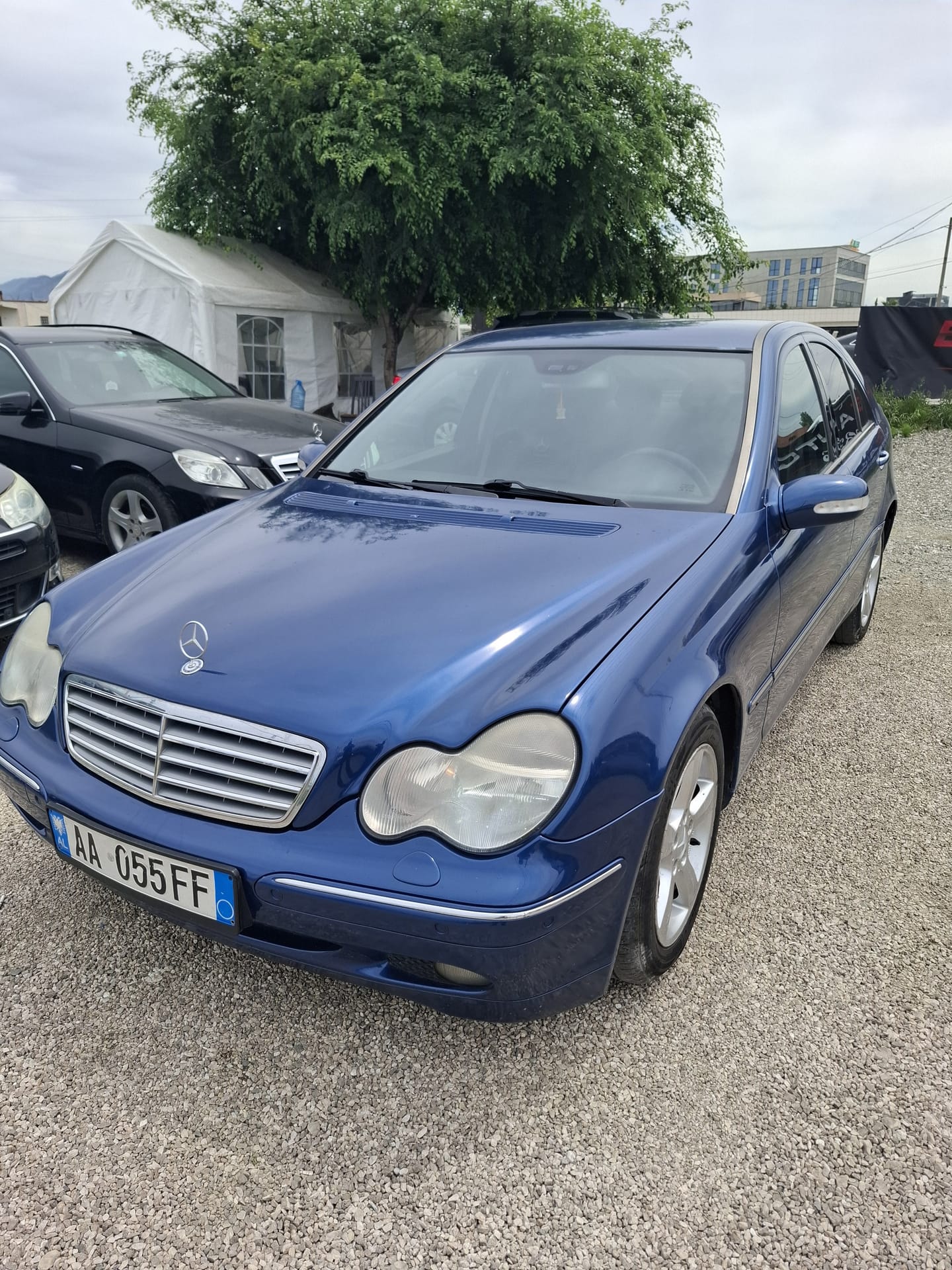 Mercedes-Benz C-Class - side view