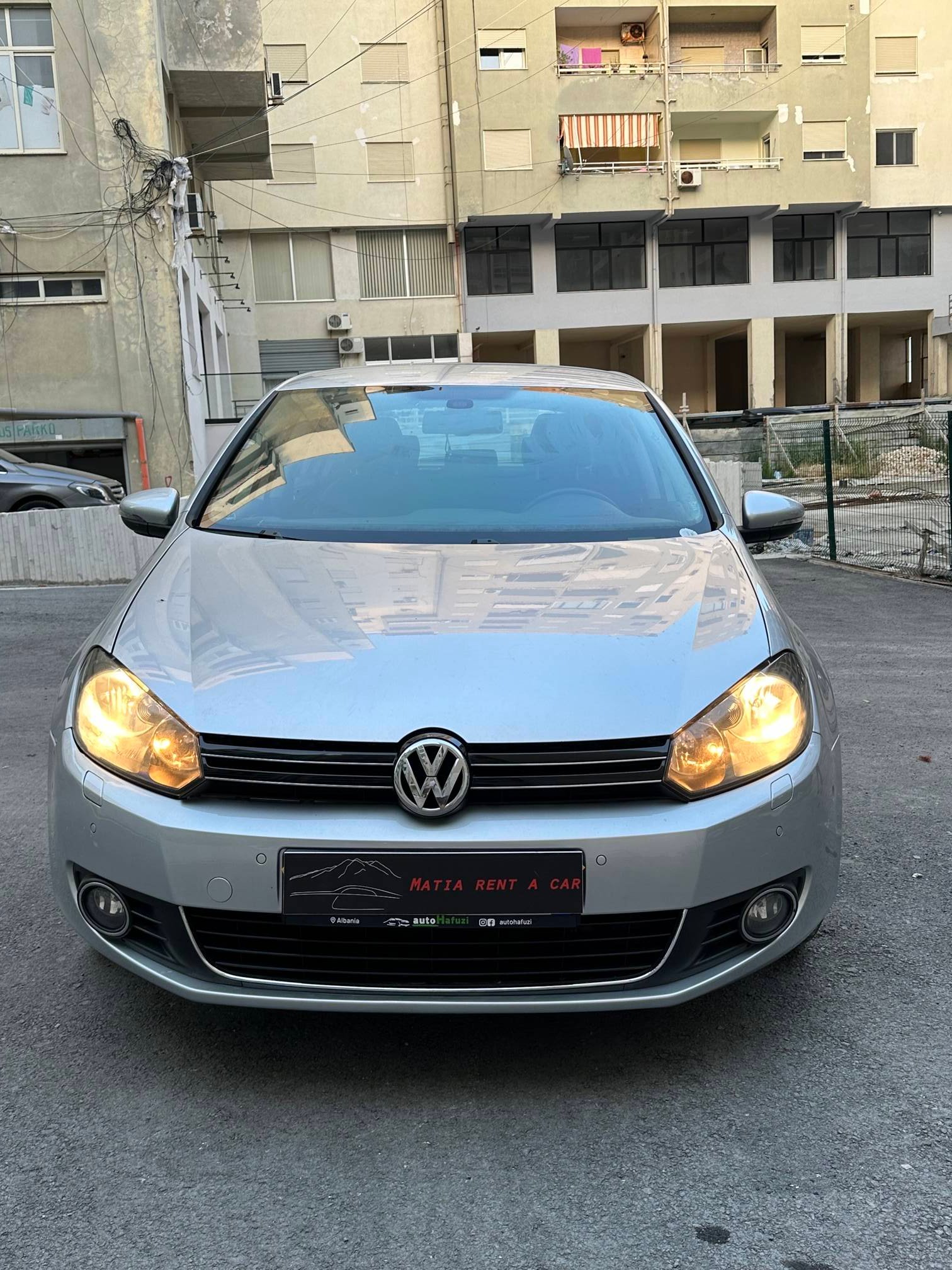 Volkswagen Golf - main photo