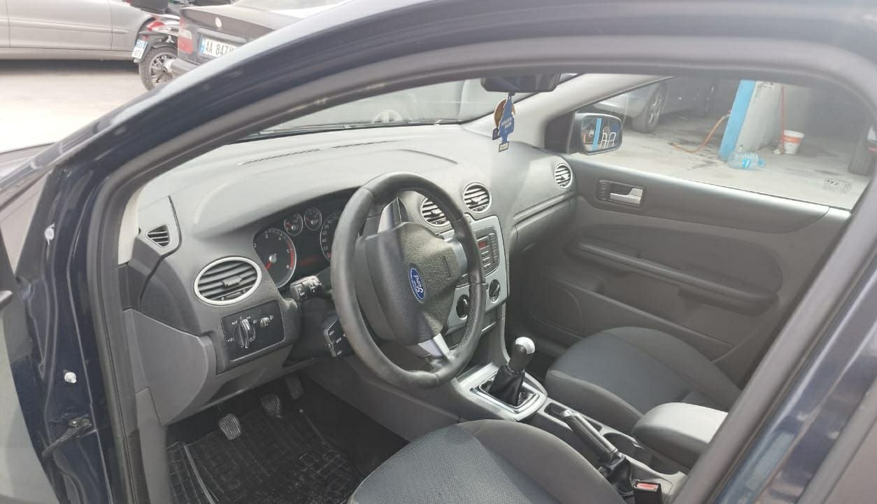Ford Focus ST - side view