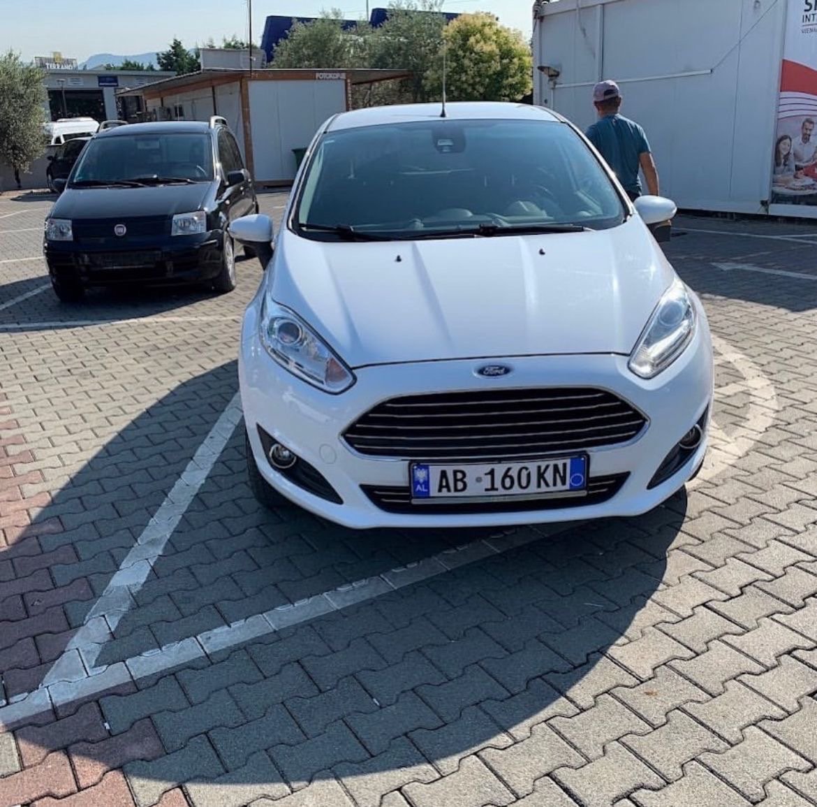 Ford Fiesta - photo 3
