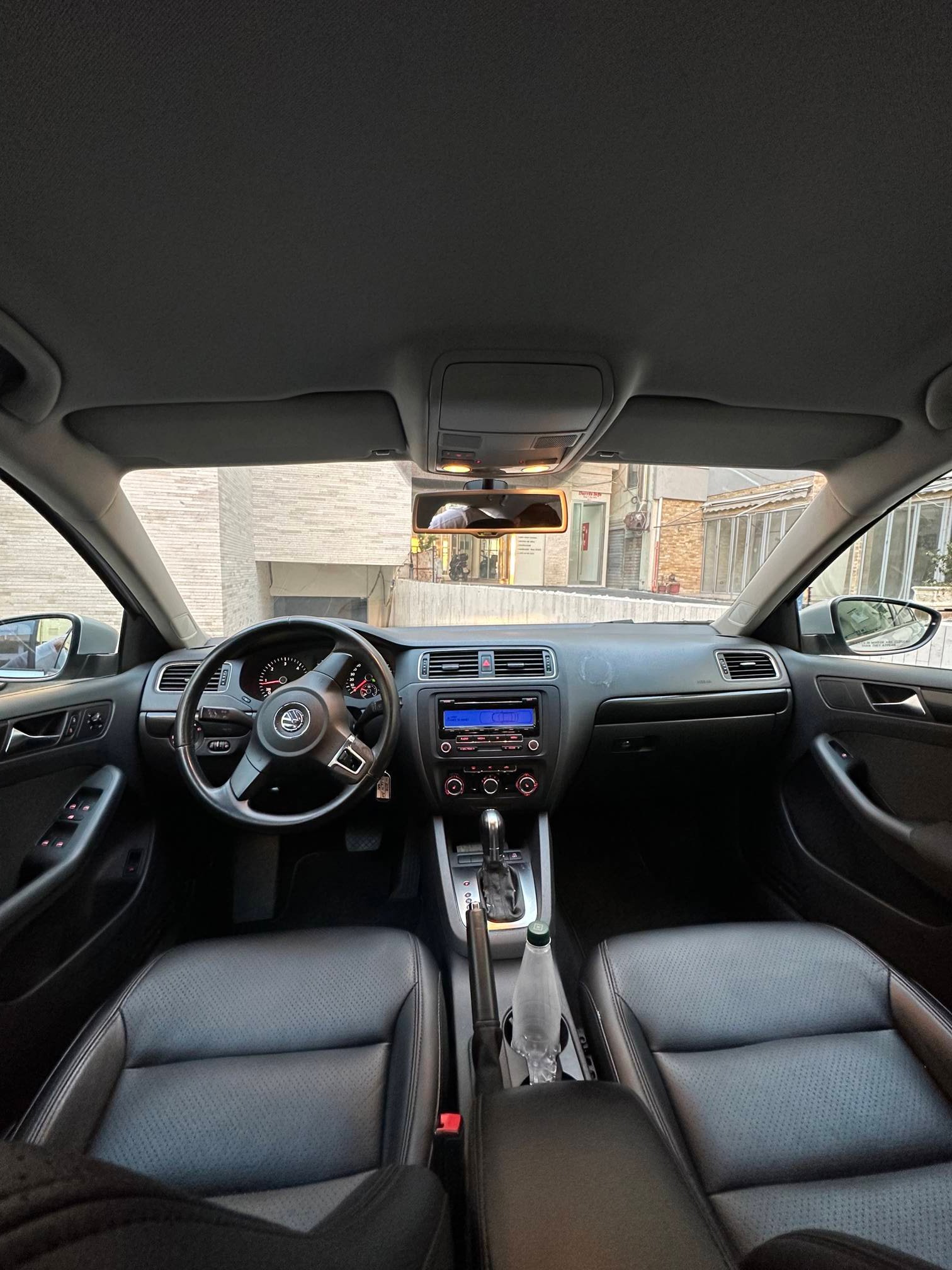Volkswagen Jetta - side view