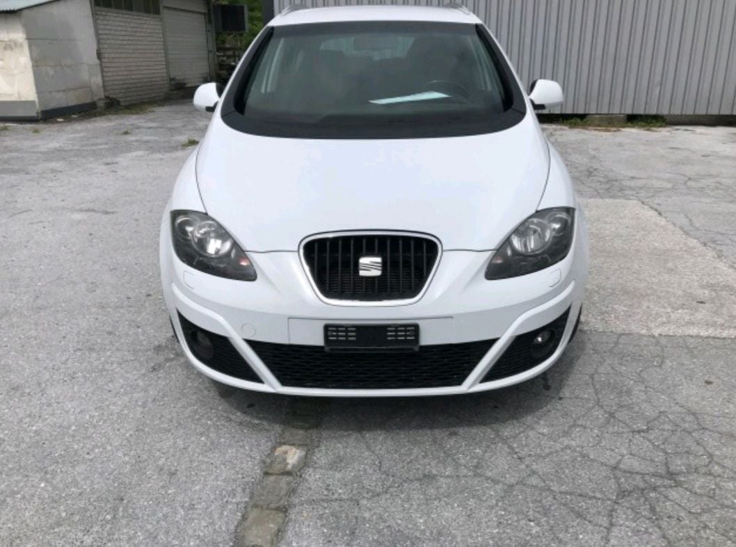 Seat Altea - side view