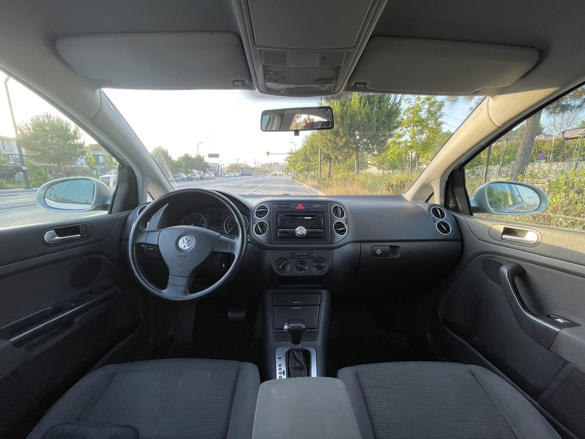 Volkswagen Golf Plus - side view